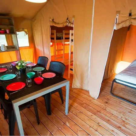 Safari Tent At Vakantiepark Walsdorf