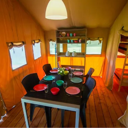 Safari Tent At Vakantiepark Walsdorf Tente de luxe *